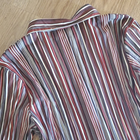 Beautiful striped button down - Picture 6 of 6